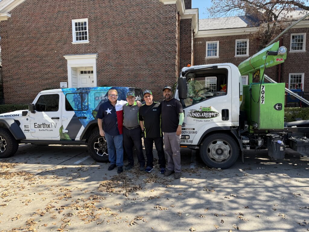 Andrew Siegel and The Junkluggers of Greater Dallas crew at an e-waste recycling event